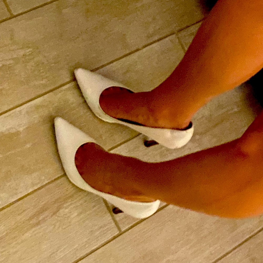 Guess white leather heels